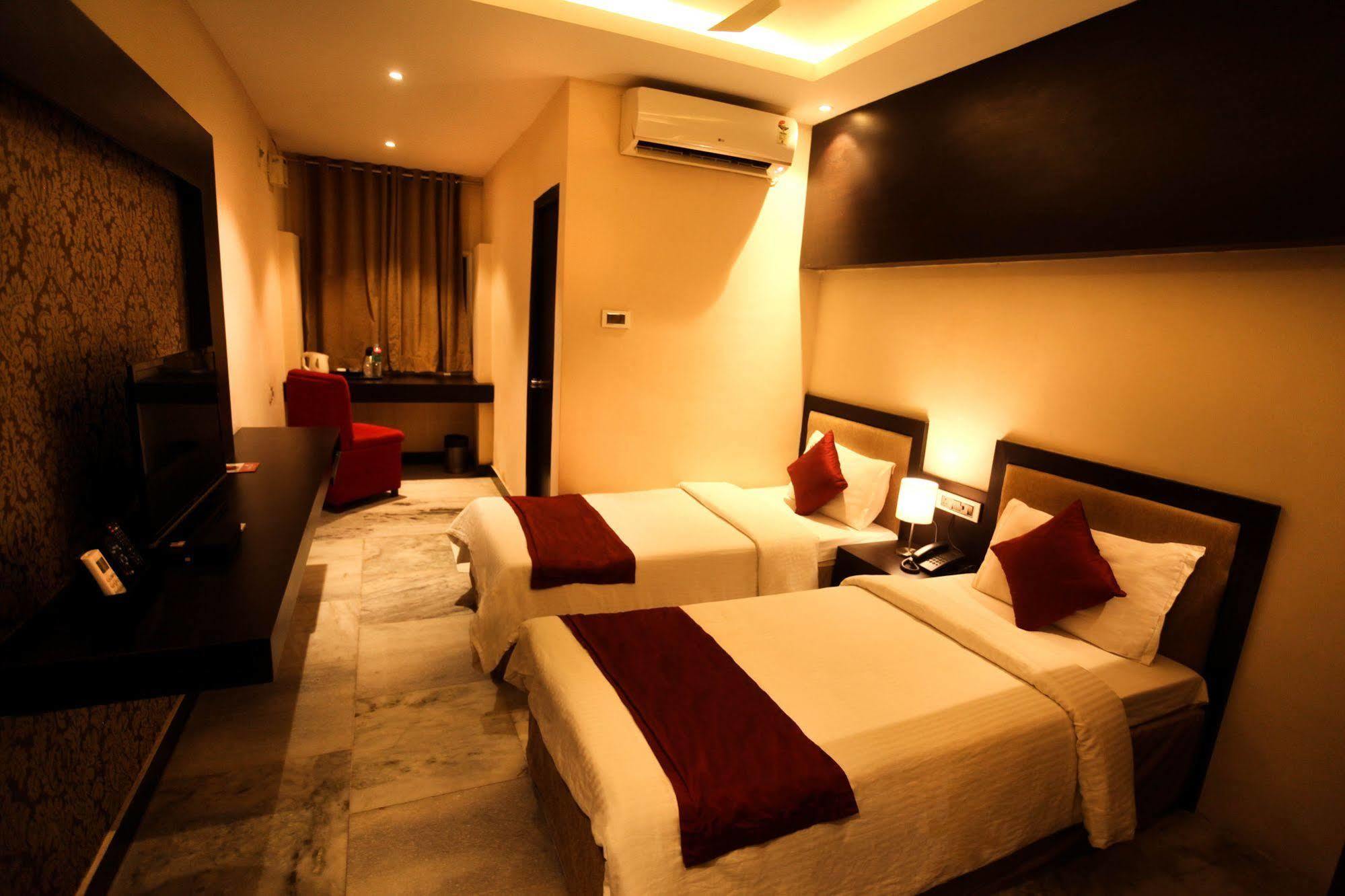 Hotel Mars Classic Chennai Exterior foto